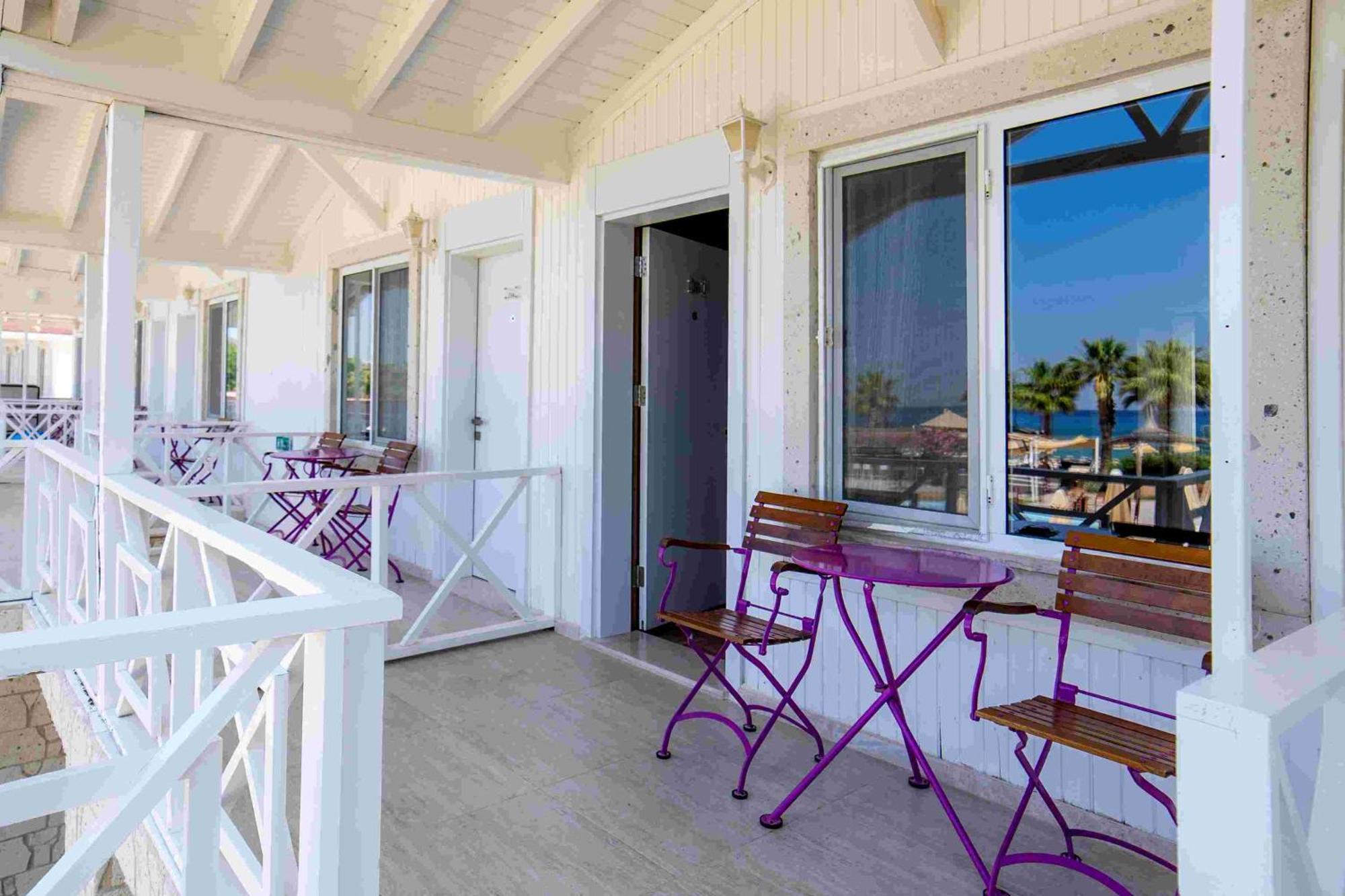 Risus Beach Resort Hotel Kusadasi Exterior photo