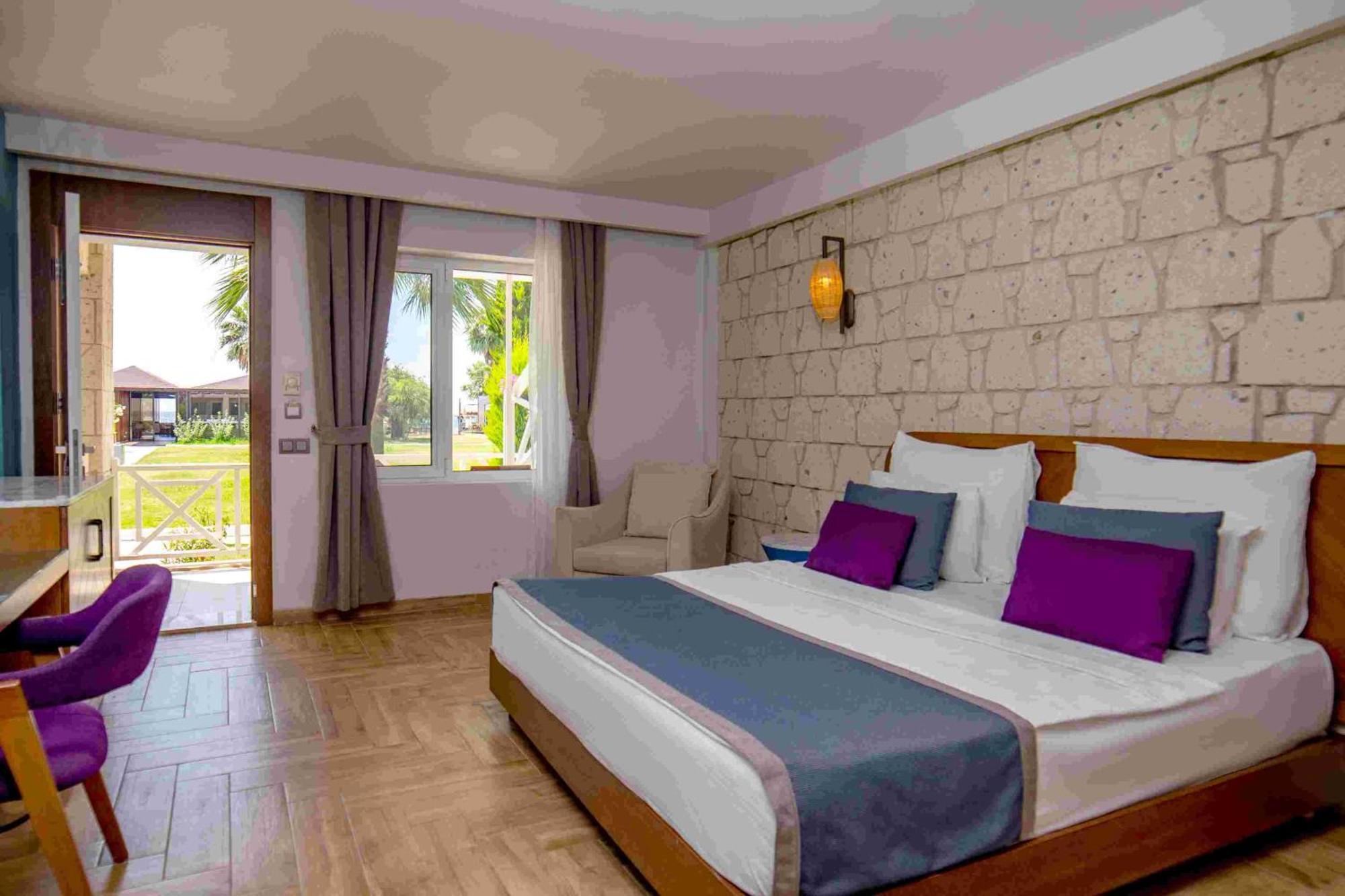 Risus Beach Resort Hotel Kusadasi Exterior photo