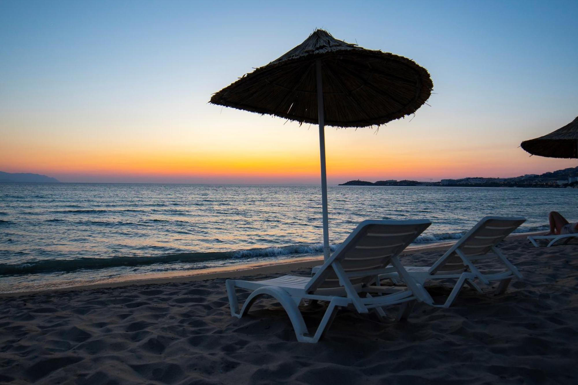 Risus Beach Resort Hotel Kusadasi Exterior photo